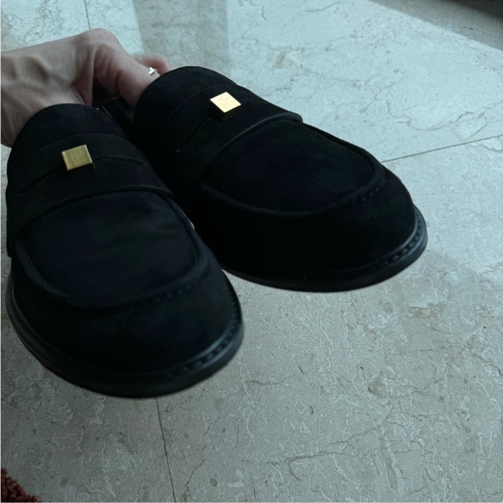 Shoes - Picture 5 of 7
